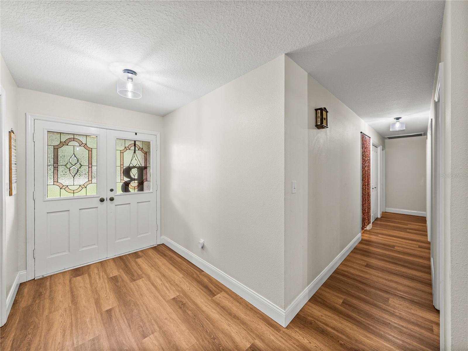 Image 11 of 81 For 609 Pipkin Road