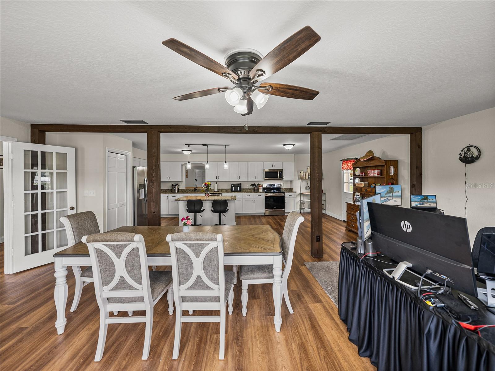 Image 30 of 81 For 609 Pipkin Road