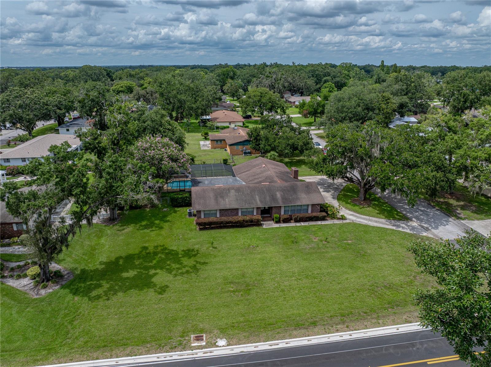 Image 6 of 81 For 609 Pipkin Road