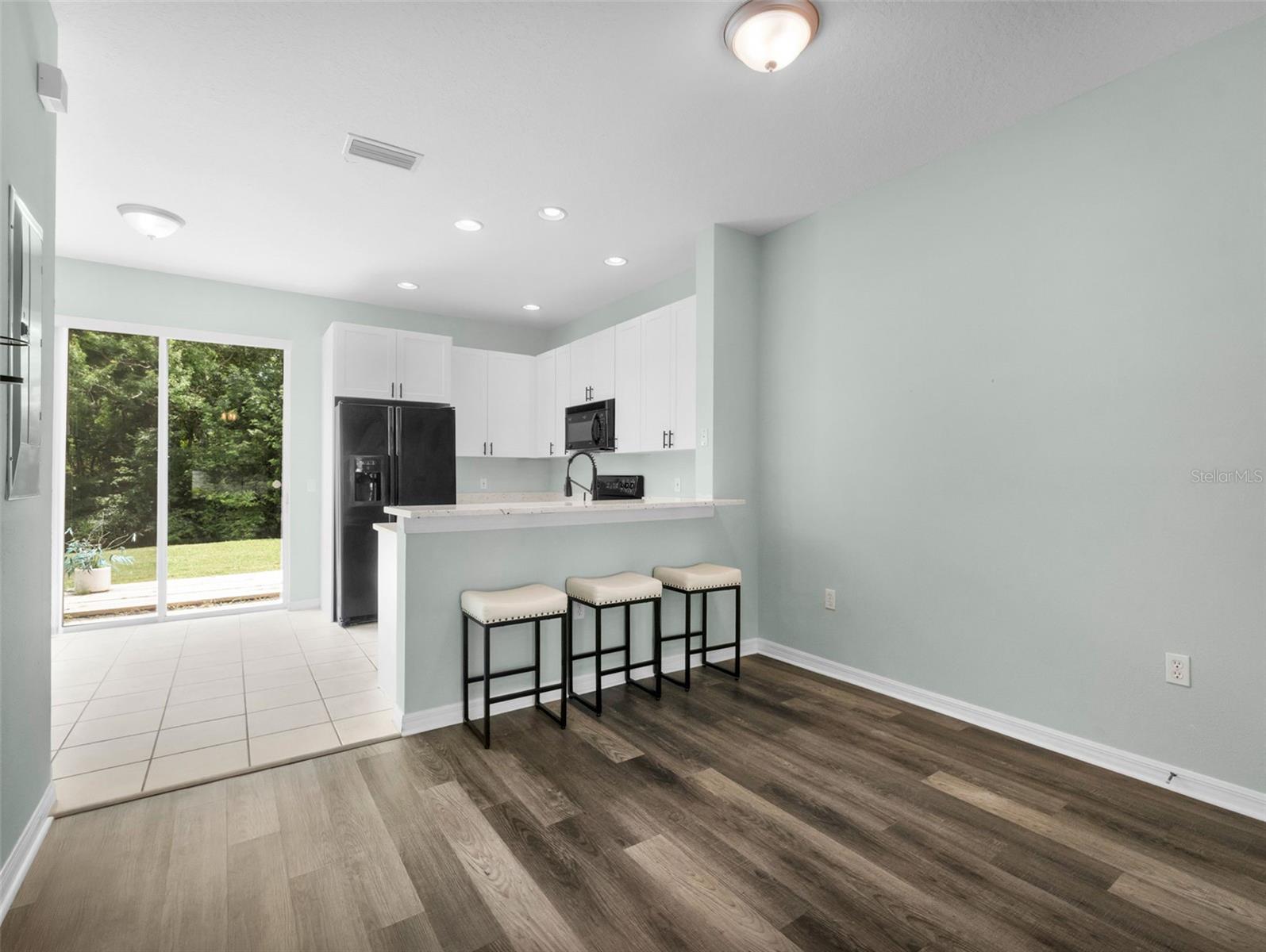 Image 10 of 36 For 8736 Eleanor Court