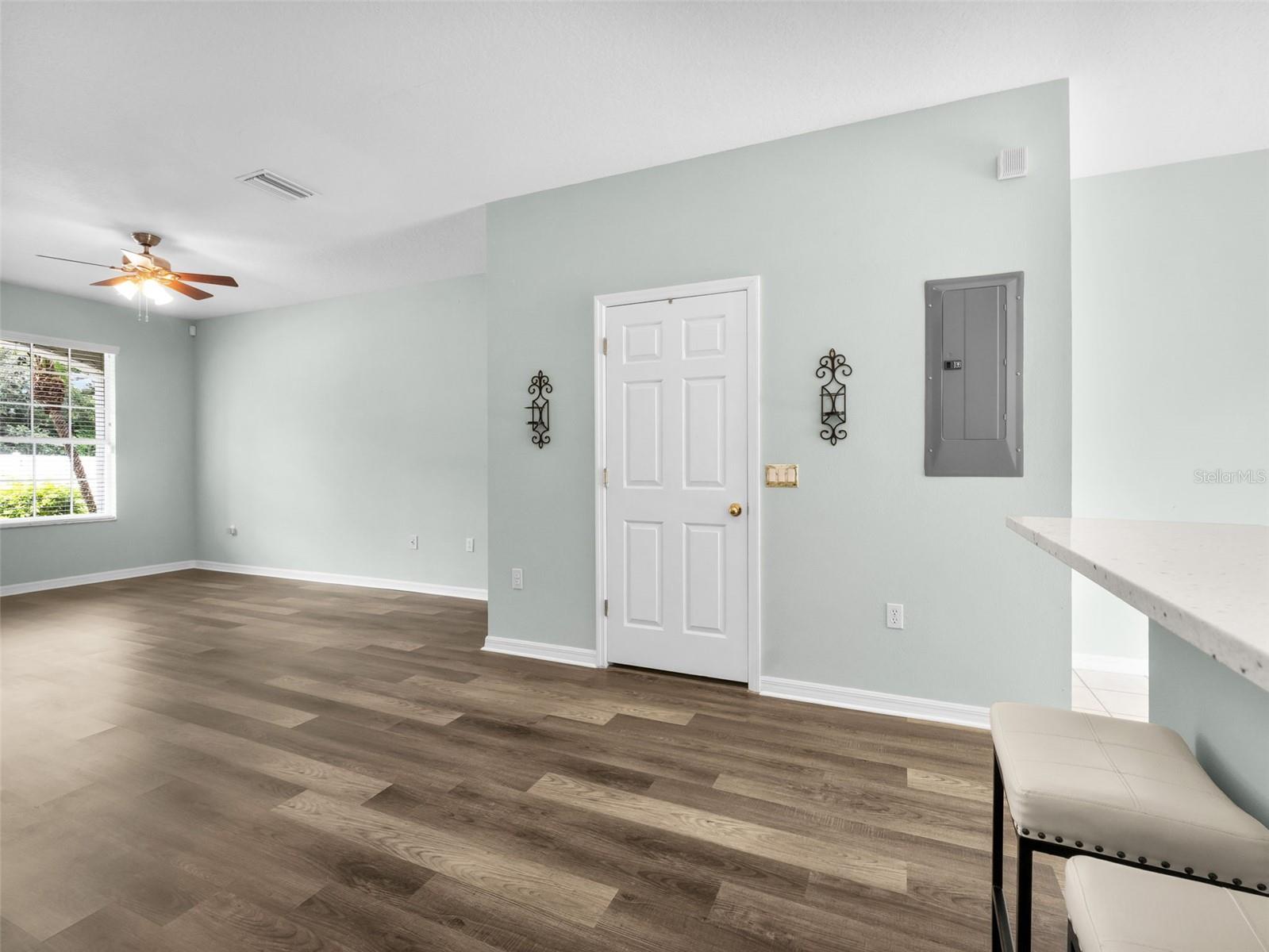 Image 12 of 36 For 8736 Eleanor Court