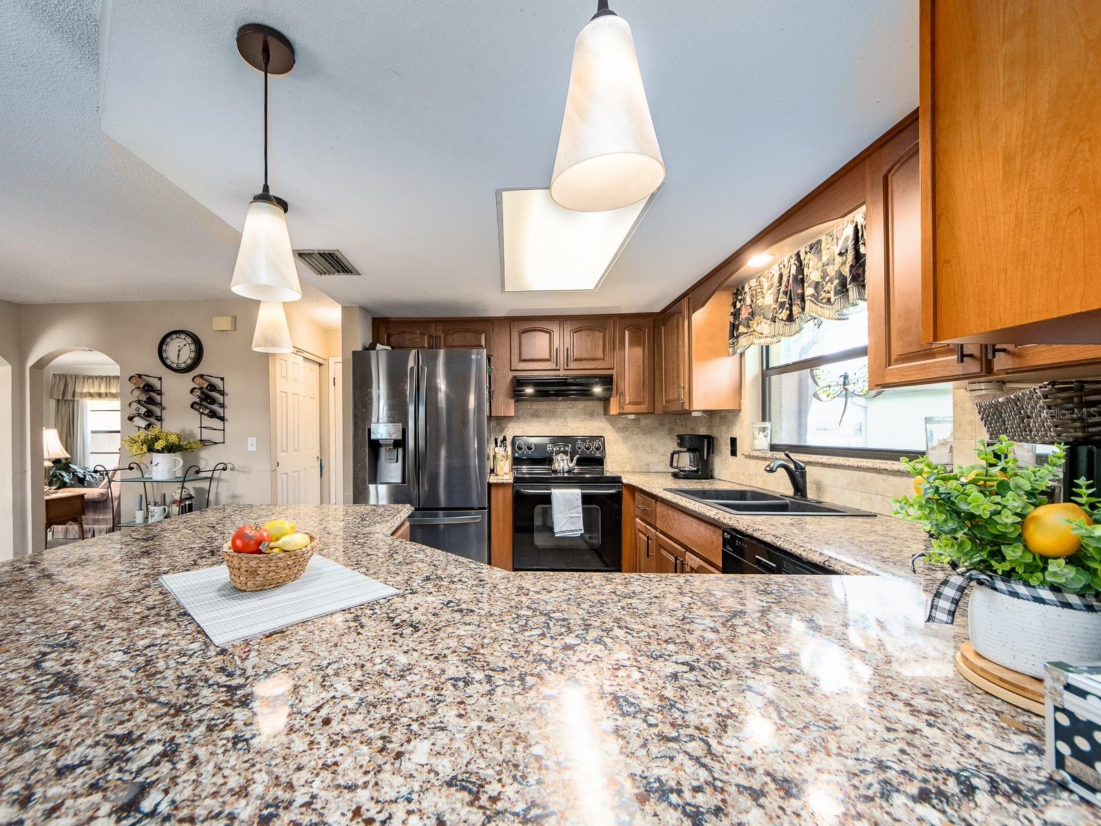 Listing photo id 9 for 7300 Dogleg Court