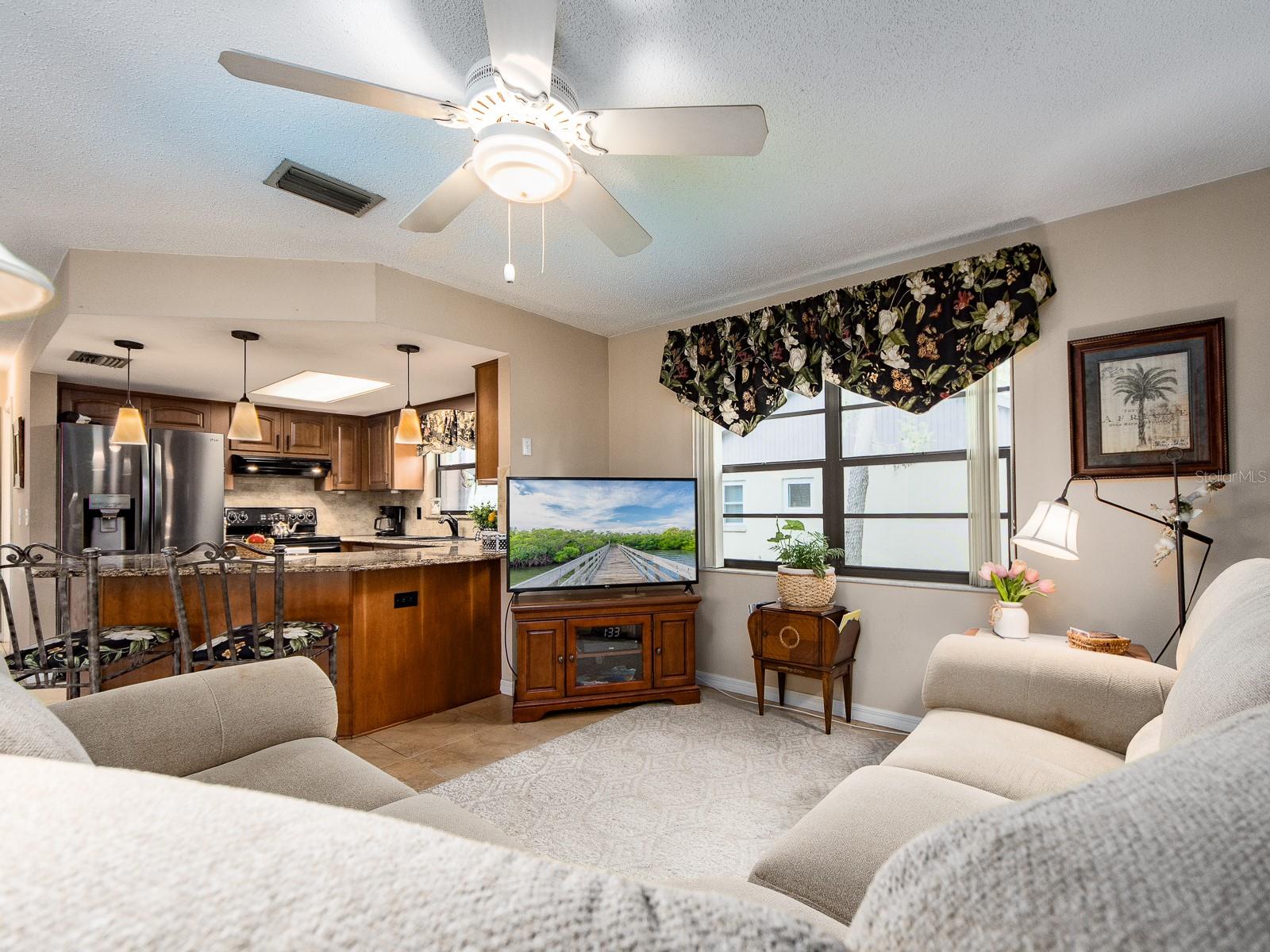 Listing photo id 12 for 7300 Dogleg Court