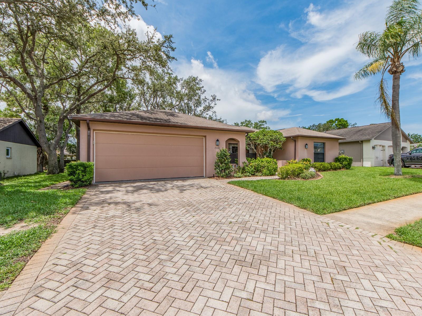 Listing photo id 13 for 7300 Dogleg Court
