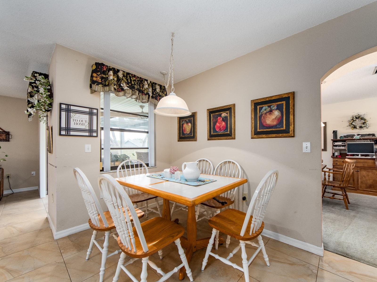 Listing photo id 7 for 7300 Dogleg Court