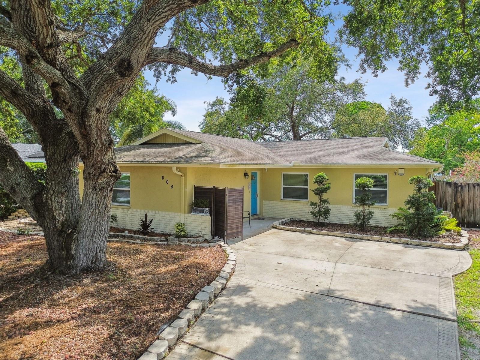 Details for 604 Limetree Drive, OLDSMAR, FL 34677