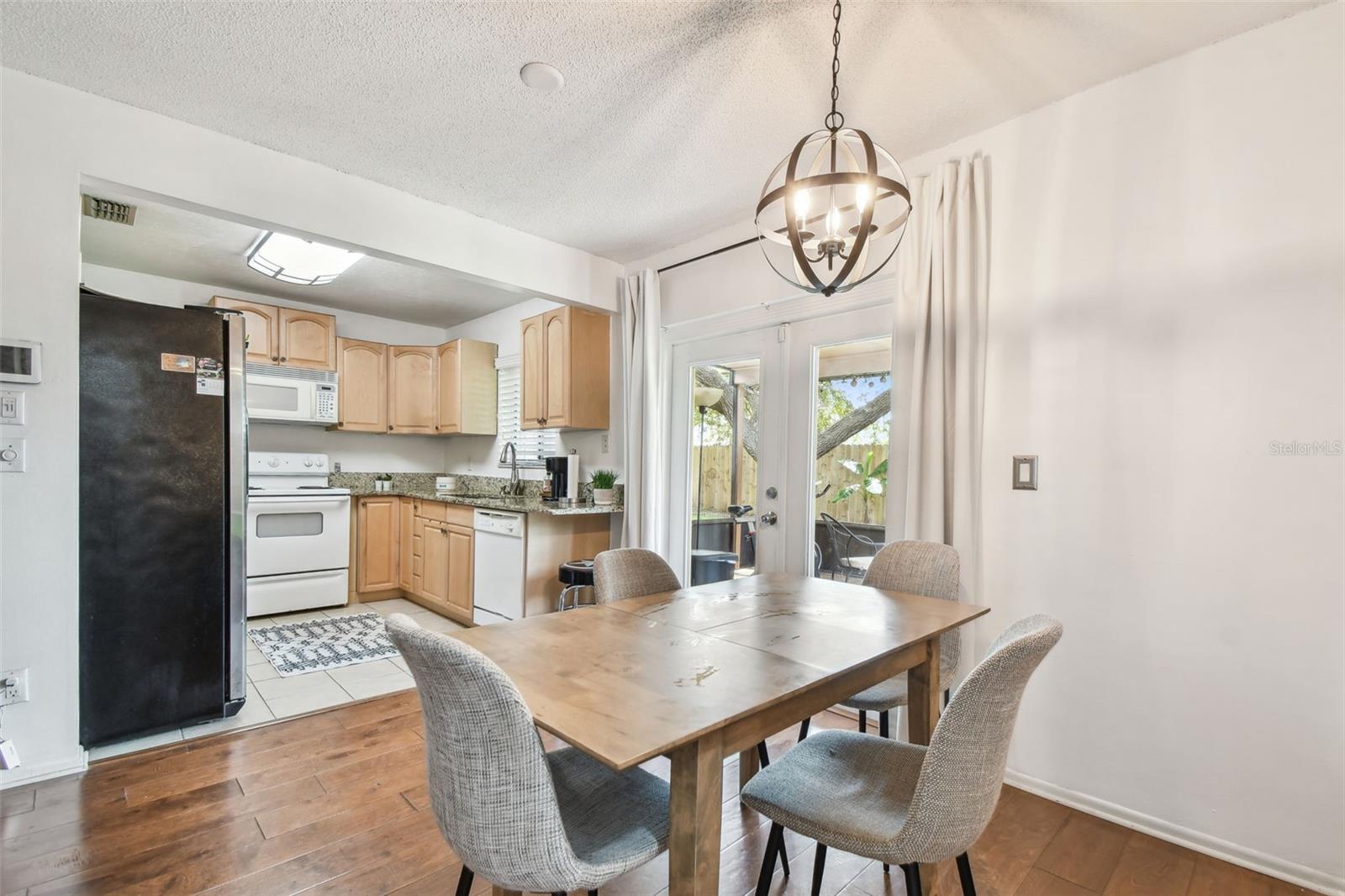 Image 18 of 69 For 604 Limetree Drive