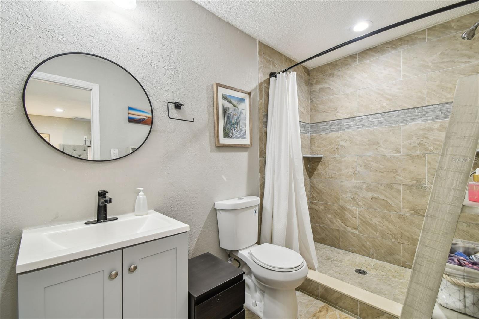 Image 33 of 69 For 604 Limetree Drive