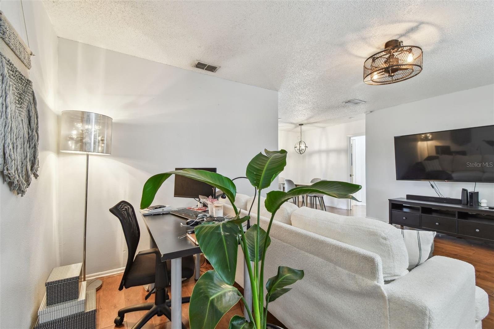 Image 6 of 69 For 604 Limetree Drive