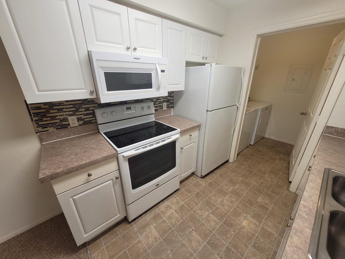 Listing photo id 7 for 36027 Deer Creek Drive 103