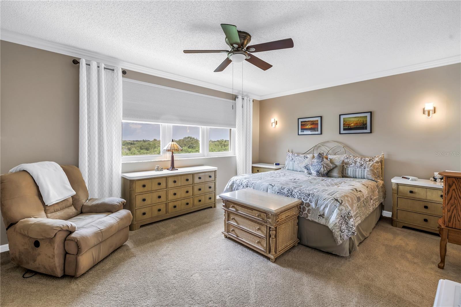 Listing photo id 8 for 6399 Shoreline Drive 4201