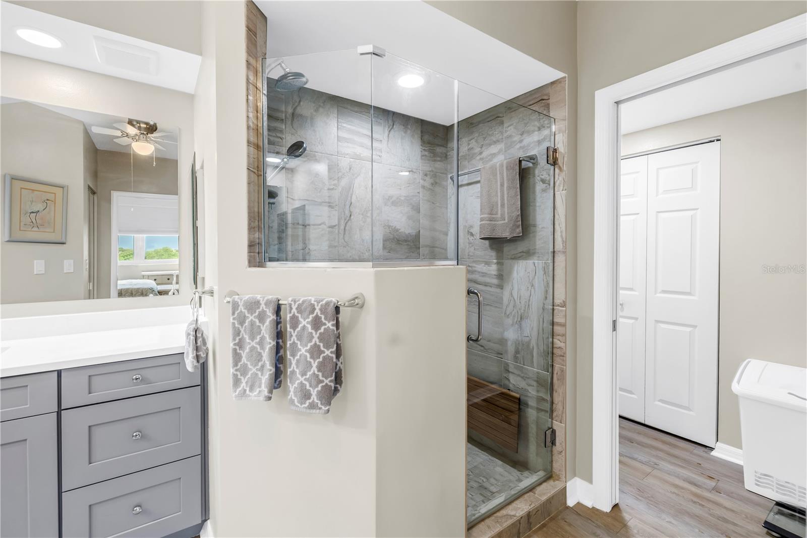 Listing photo id 10 for 6399 Shoreline Drive 4201