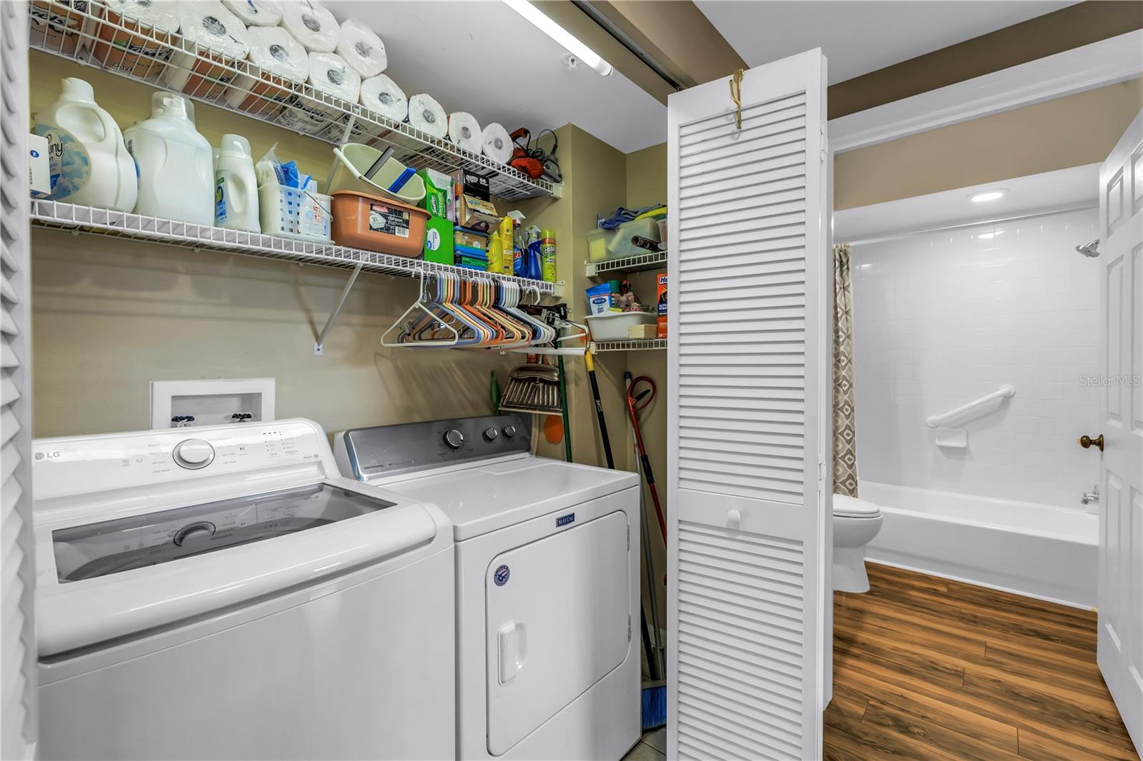 Listing photo id 16 for 6399 Shoreline Drive 4201