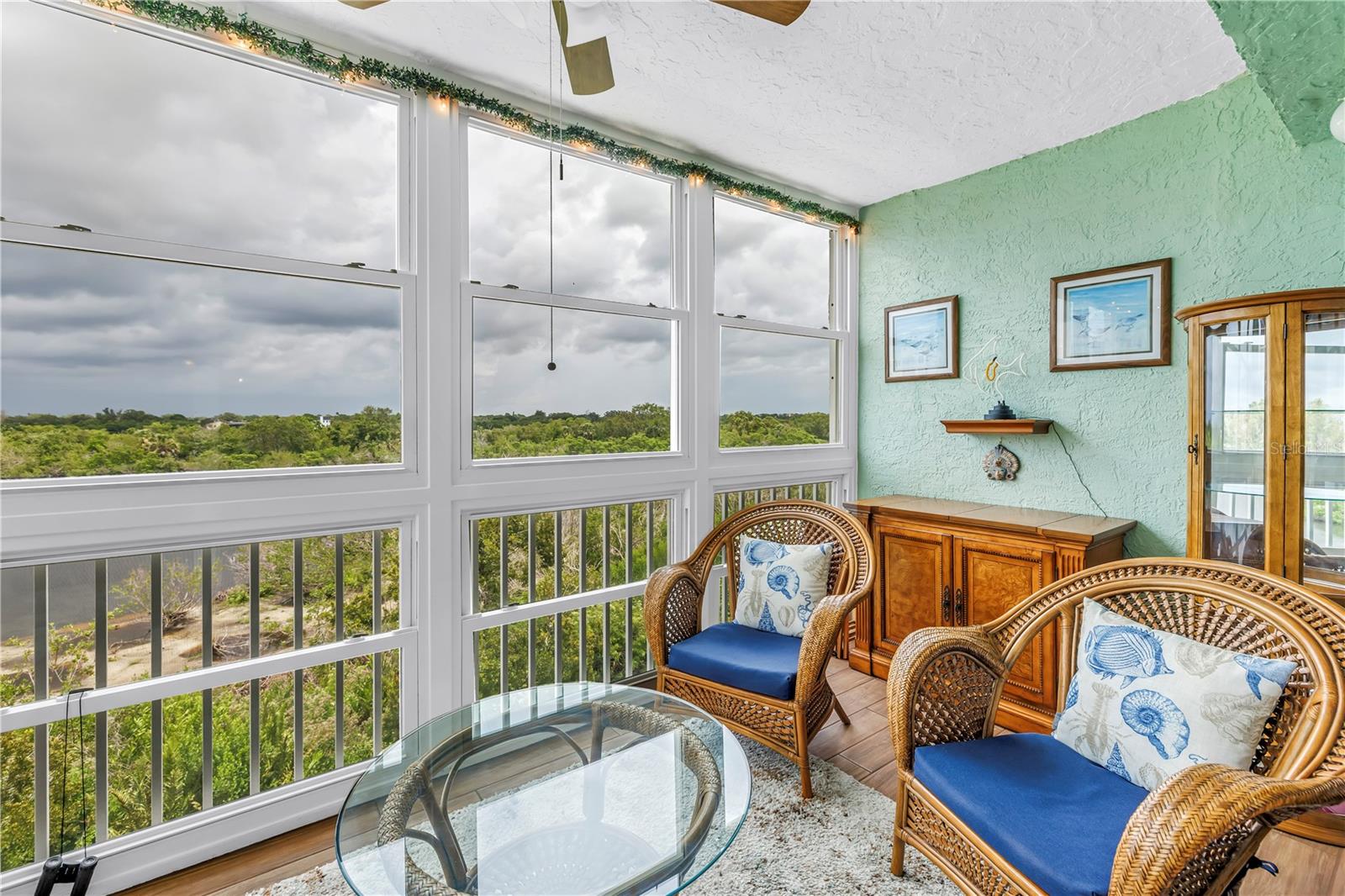 Listing photo id 21 for 6399 Shoreline Drive 4201