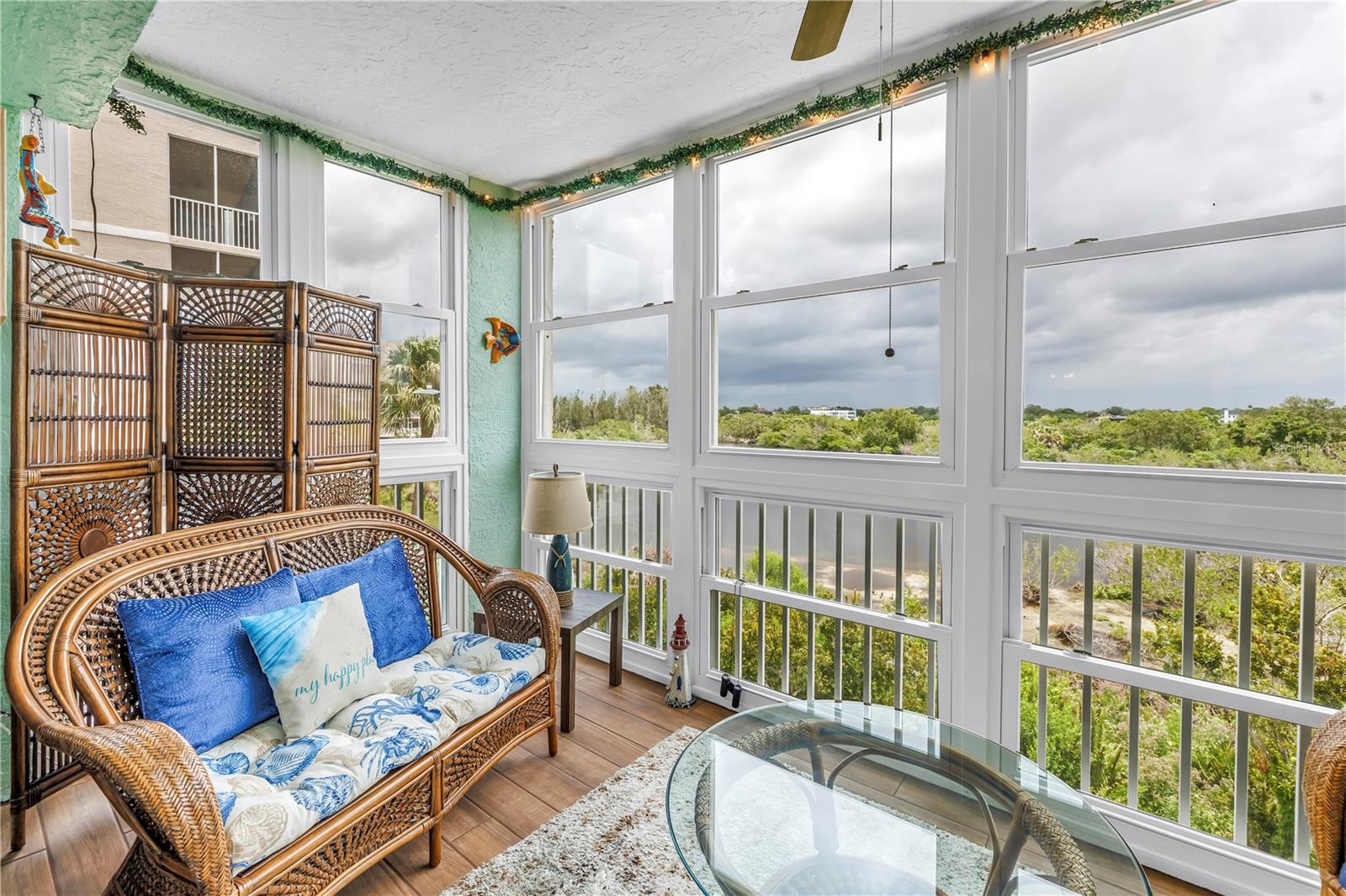 Listing photo id 22 for 6399 Shoreline Drive 4201
