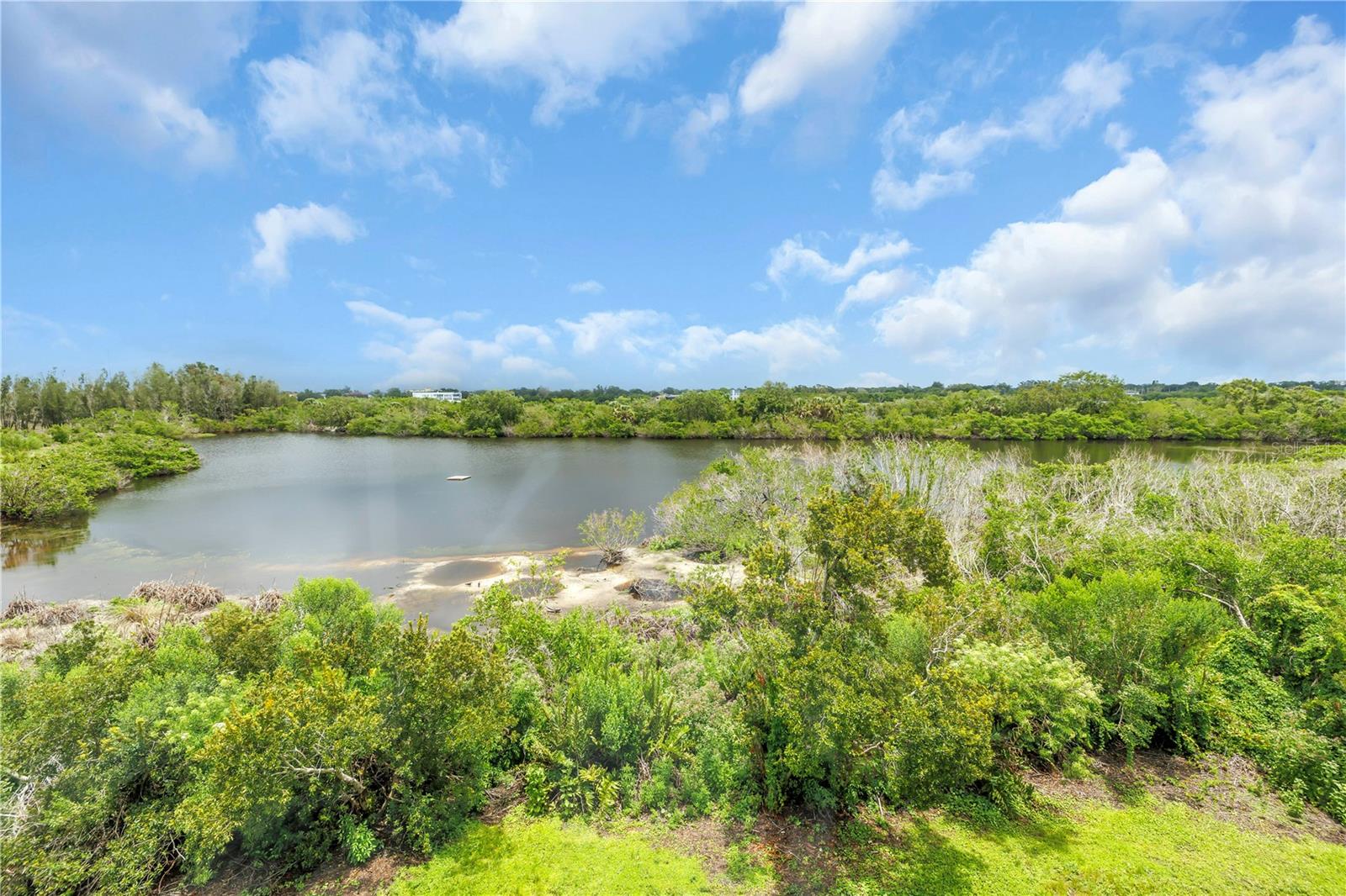 Listing photo id 23 for 6399 Shoreline Drive 4201