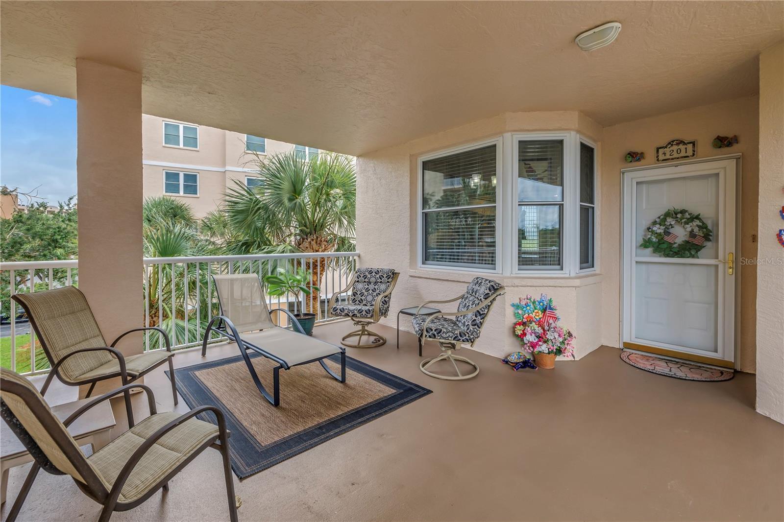 Listing photo id 24 for 6399 Shoreline Drive 4201