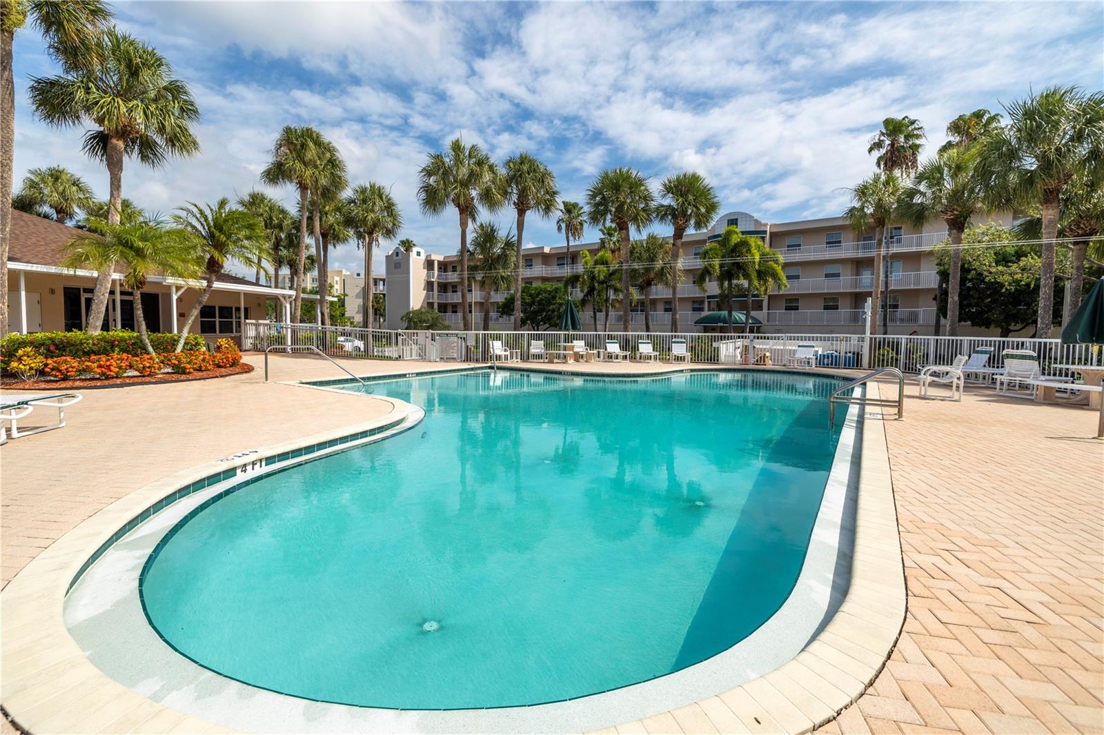 Listing photo id 25 for 6399 Shoreline Drive 4201