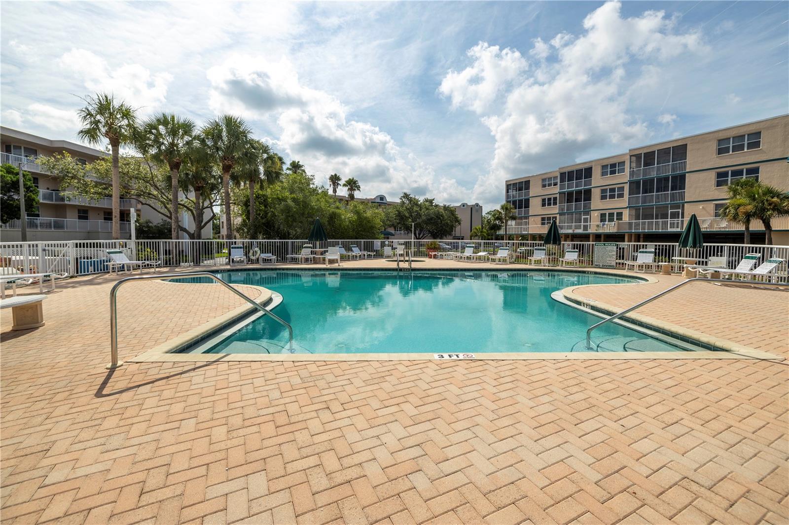 Listing photo id 32 for 6399 Shoreline Drive 4201