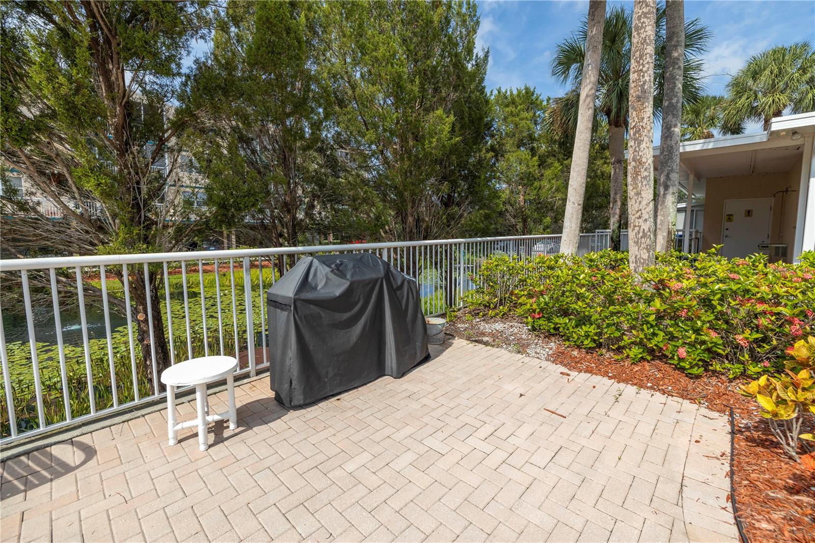 Listing photo id 33 for 6399 Shoreline Drive 4201
