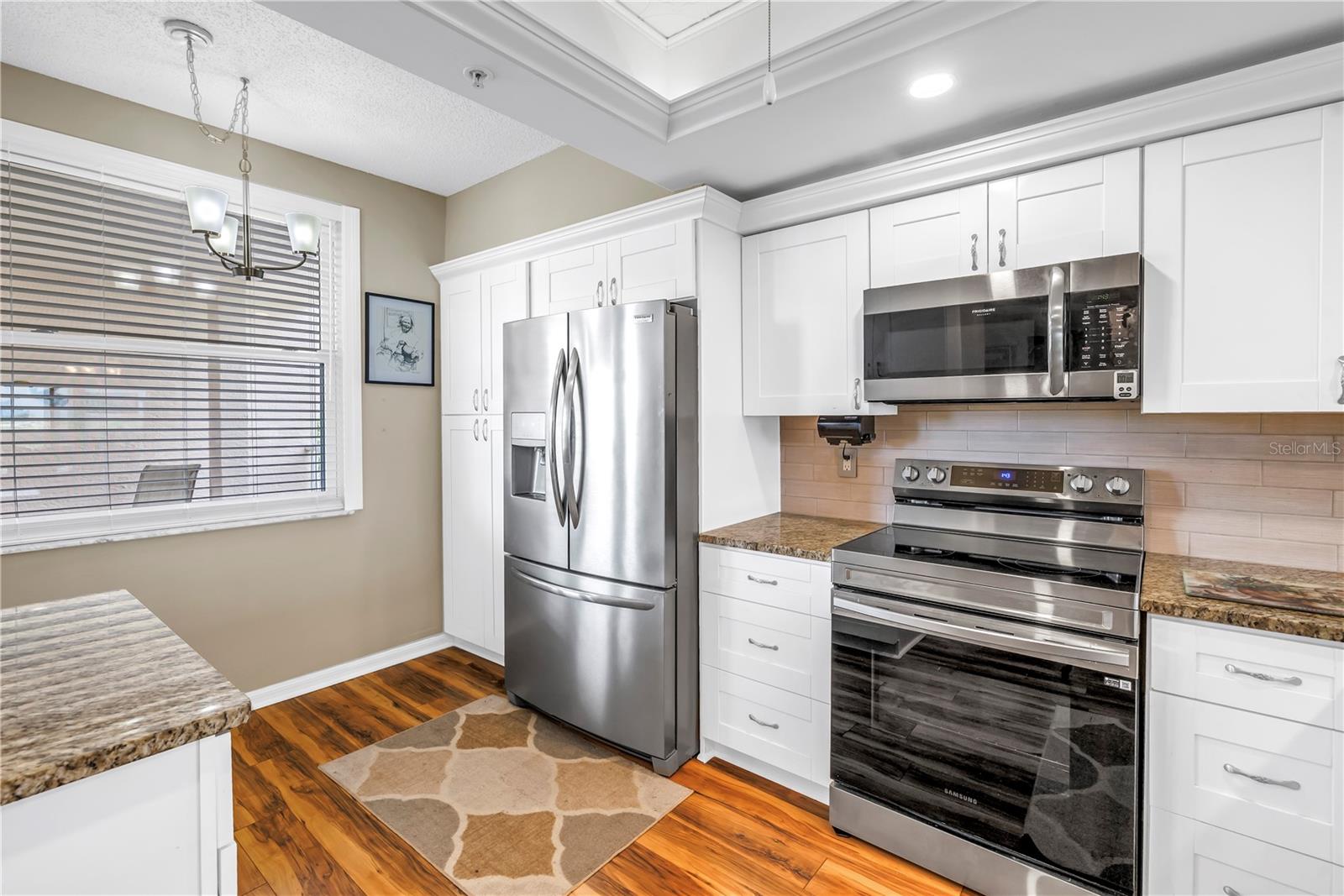 Listing photo id 2 for 6399 Shoreline Drive 4201