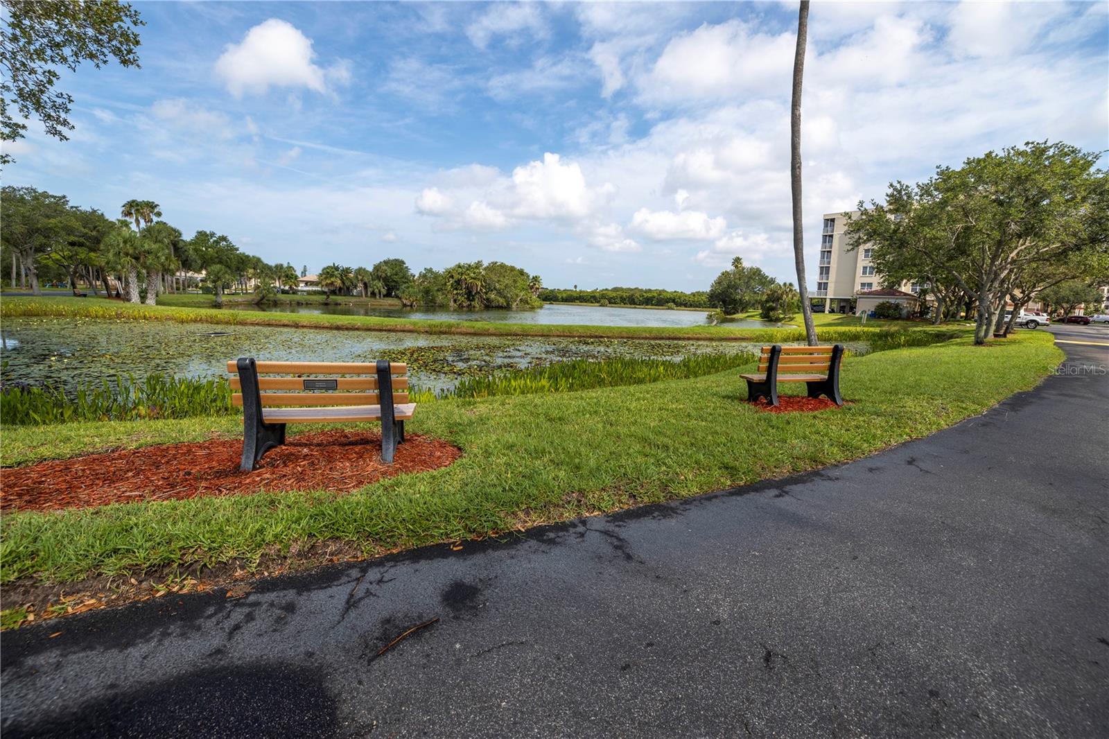 Listing photo id 39 for 6399 Shoreline Drive 4201