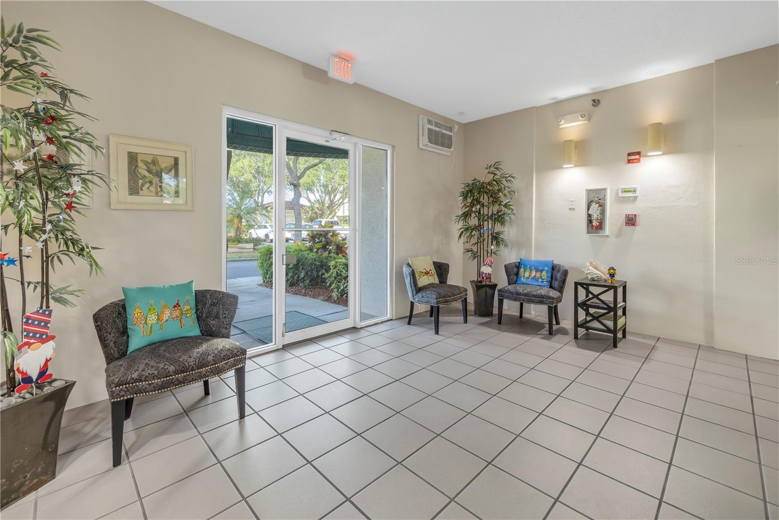 Listing photo id 41 for 6399 Shoreline Drive 4201