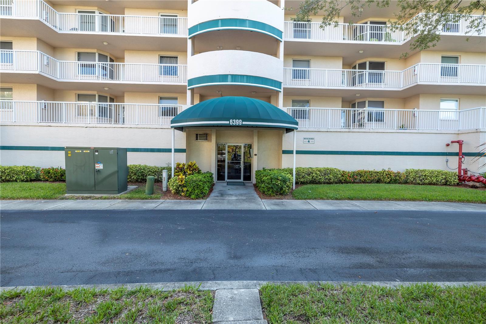 Listing photo id 42 for 6399 Shoreline Drive 4201