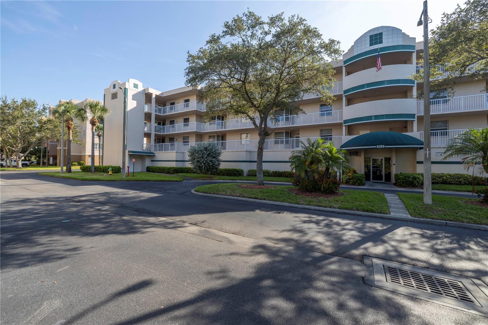 Listing photo id 43 for 6399 Shoreline Drive 4201