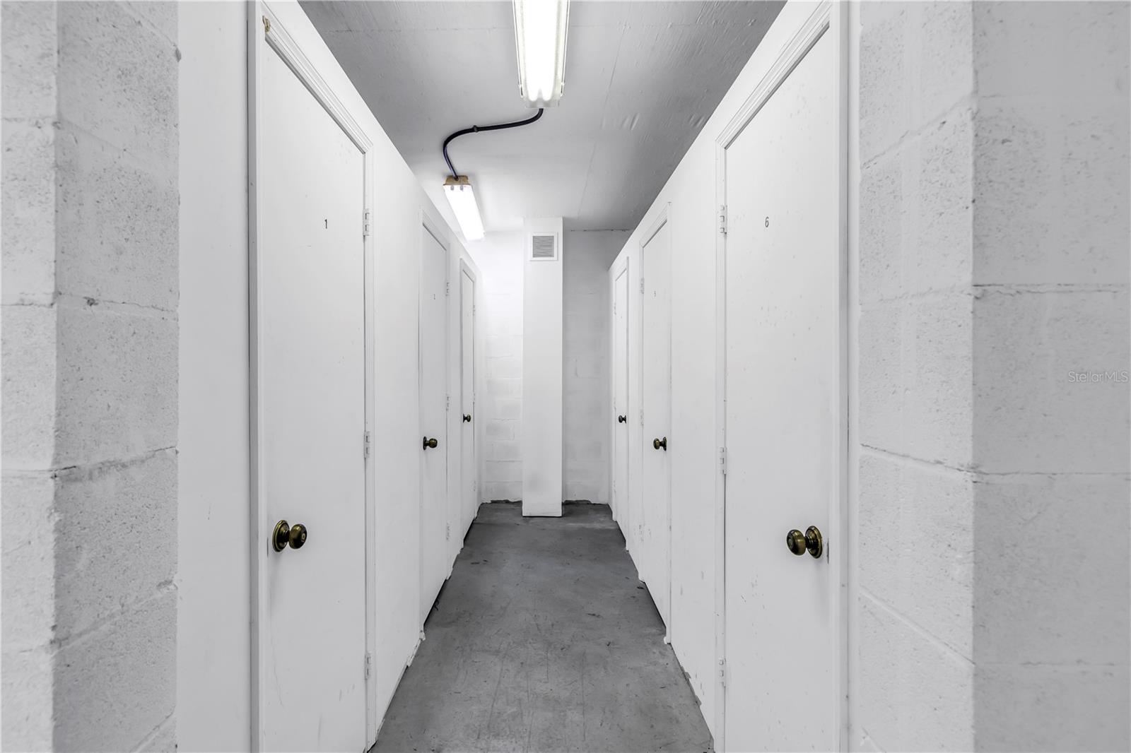 Listing photo id 45 for 6399 Shoreline Drive 4201