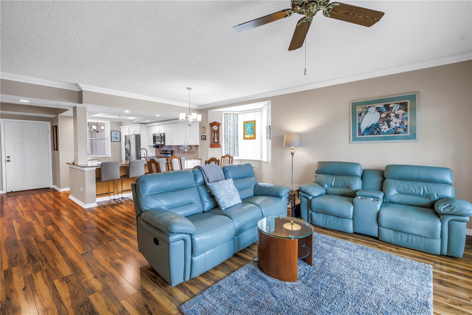 Listing photo id 3 for 6399 Shoreline Drive 4201