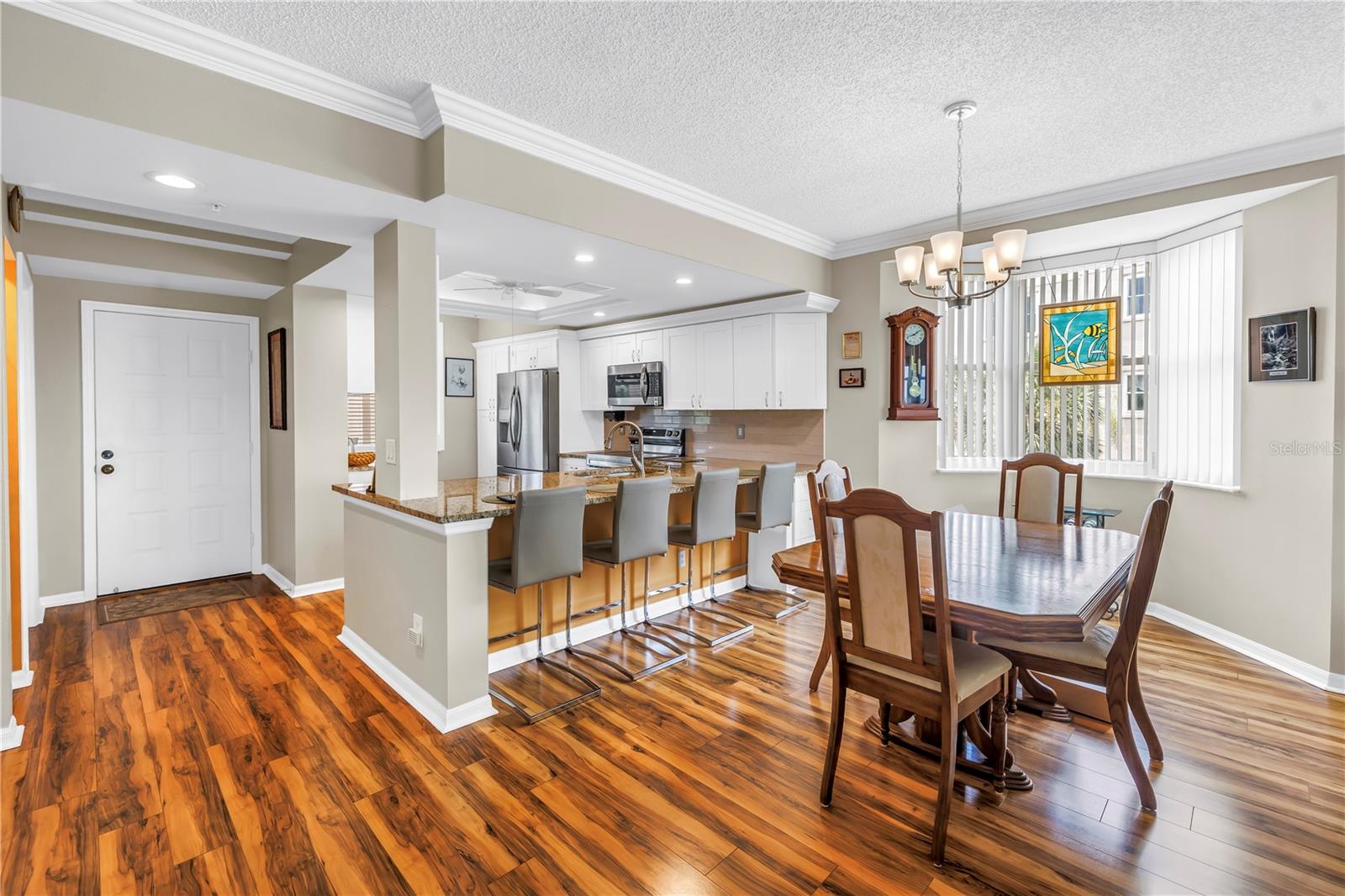Listing photo id 4 for 6399 Shoreline Drive 4201