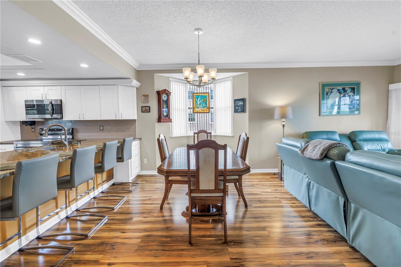 Listing photo id 6 for 6399 Shoreline Drive 4201