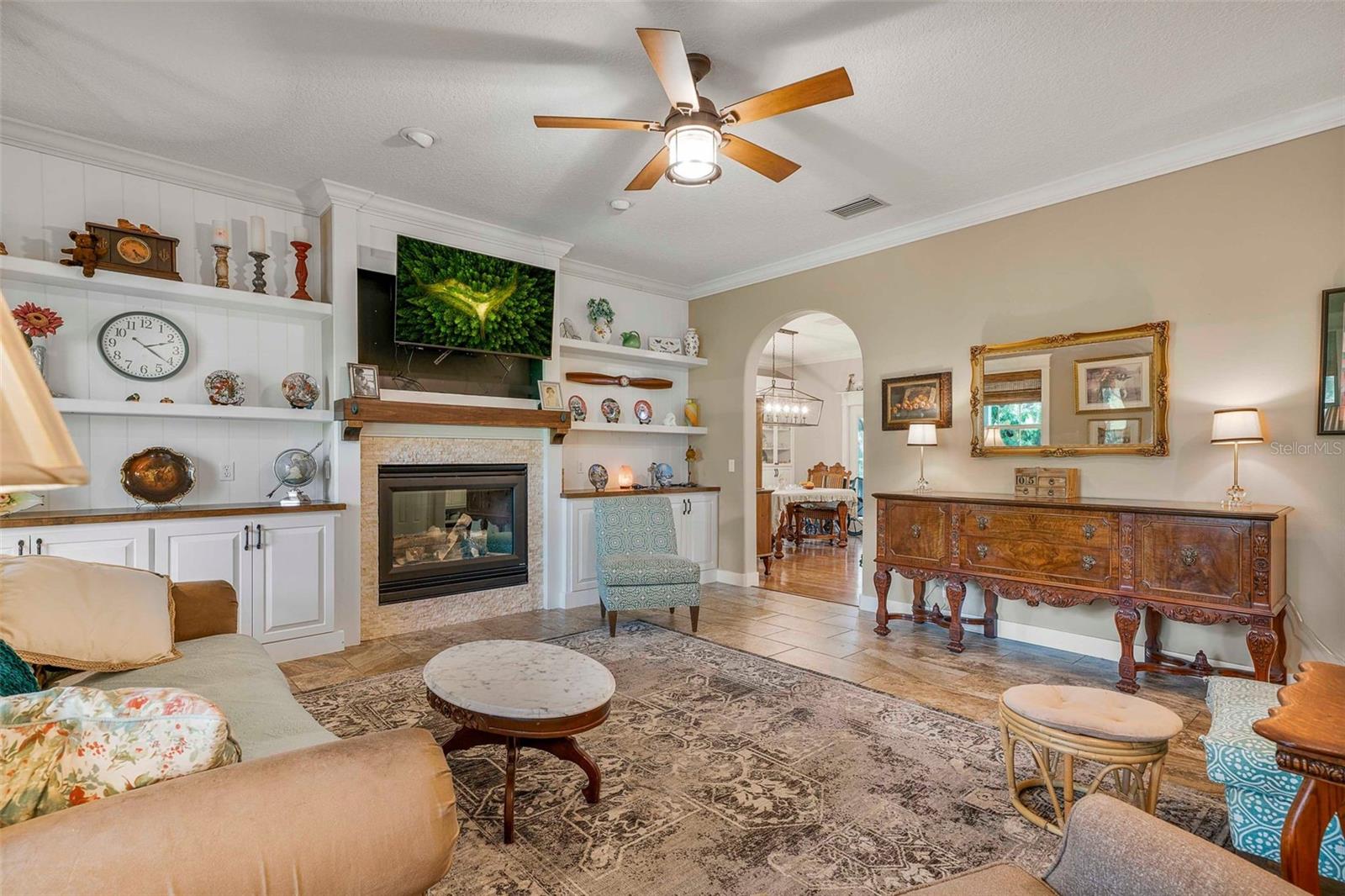 Image 9 of 58 For 828 Savoy Street
