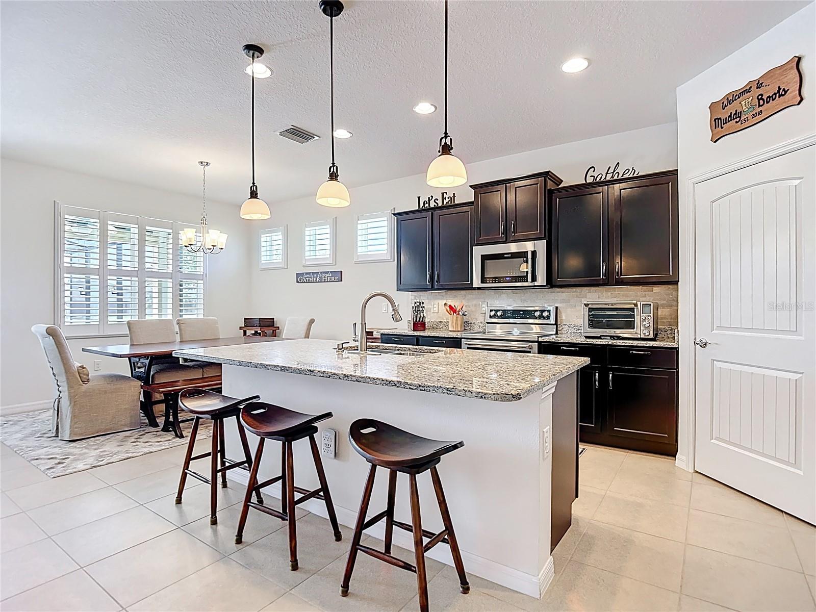 Listing photo id 9 for 31542 Tansy Bend