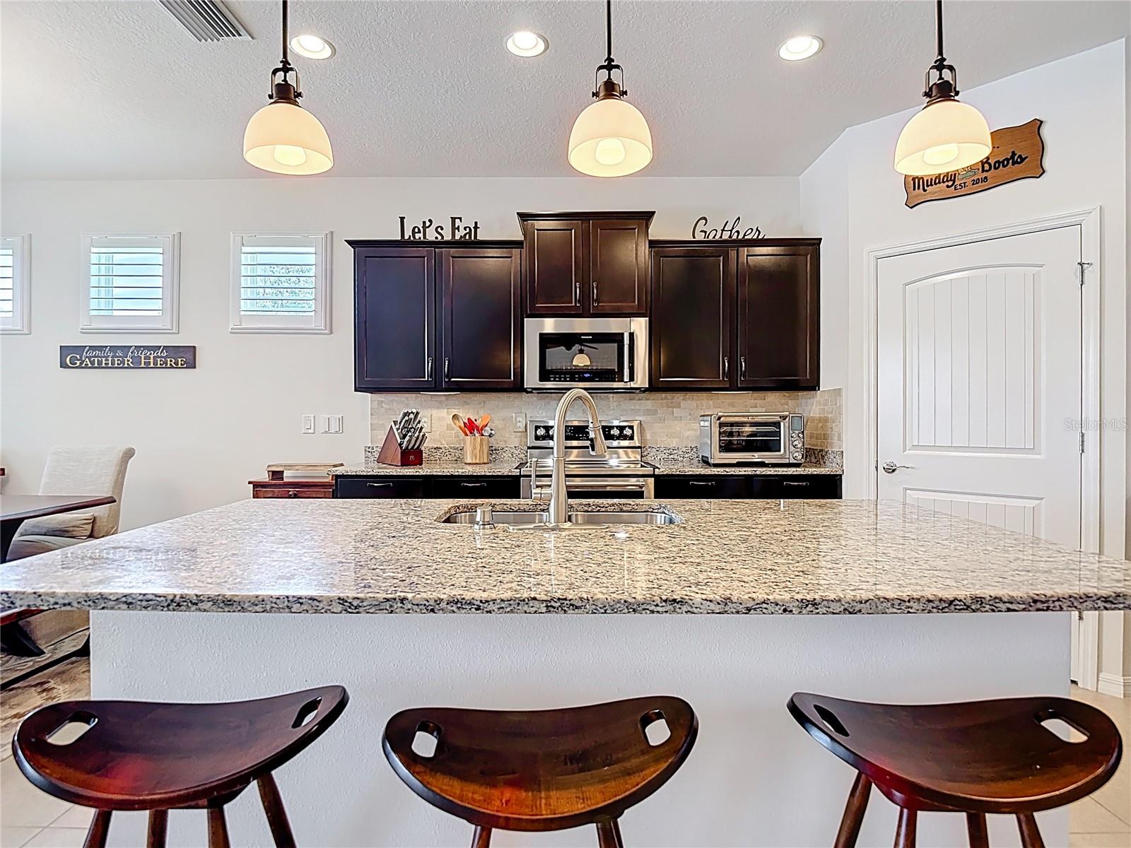 Listing photo id 11 for 31542 Tansy Bend