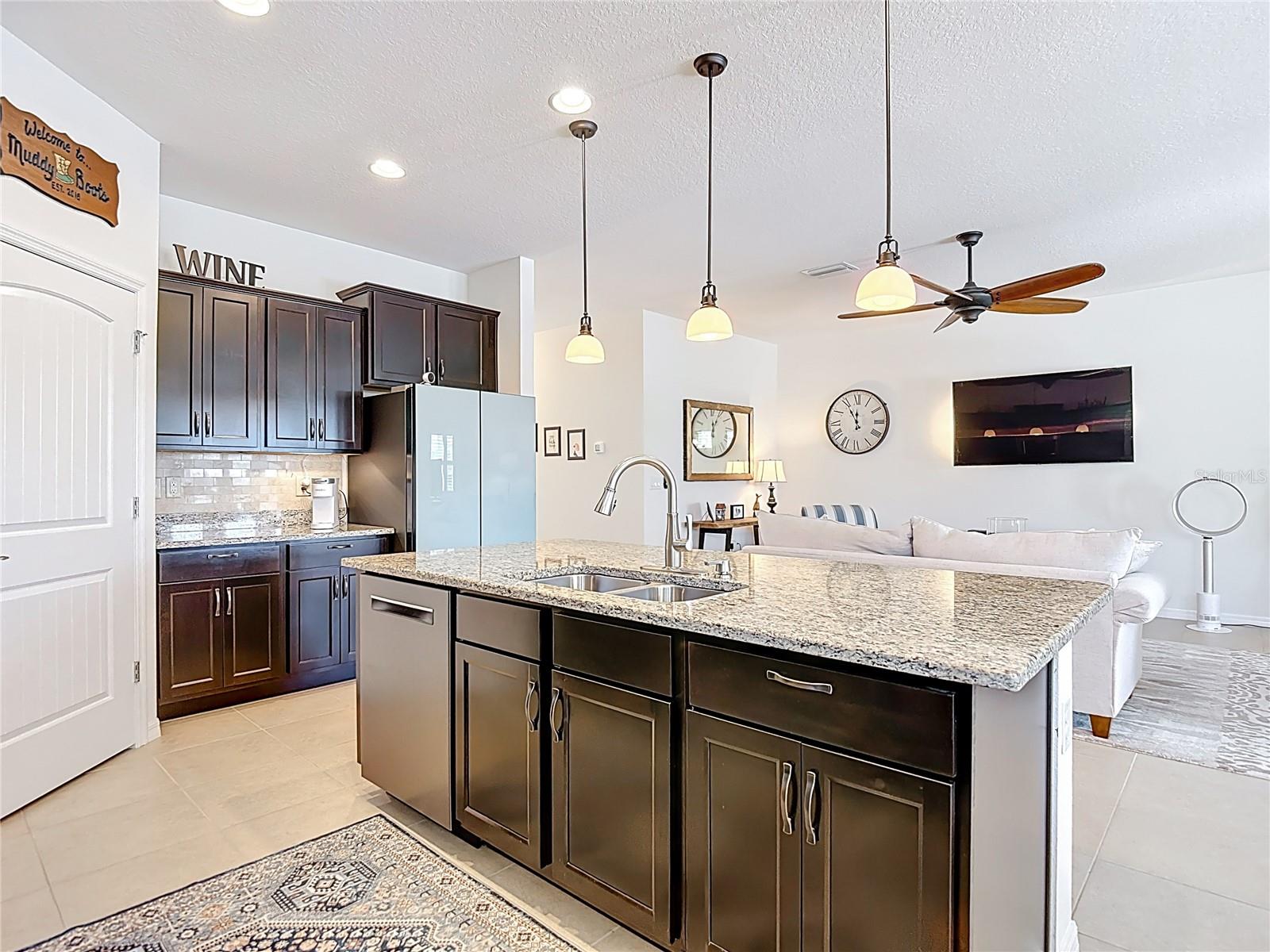 Listing photo id 16 for 31542 Tansy Bend