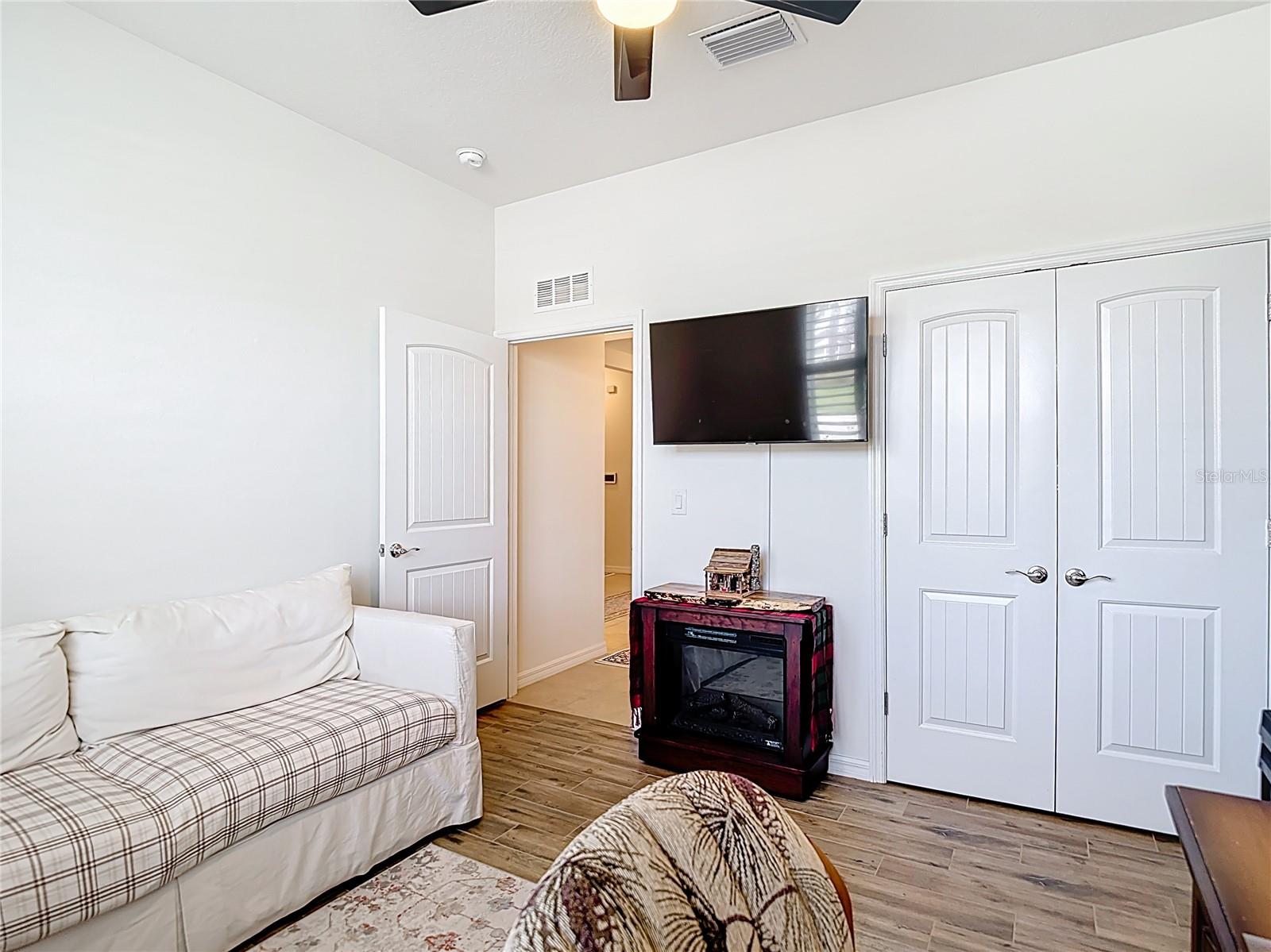 Listing photo id 36 for 31542 Tansy Bend