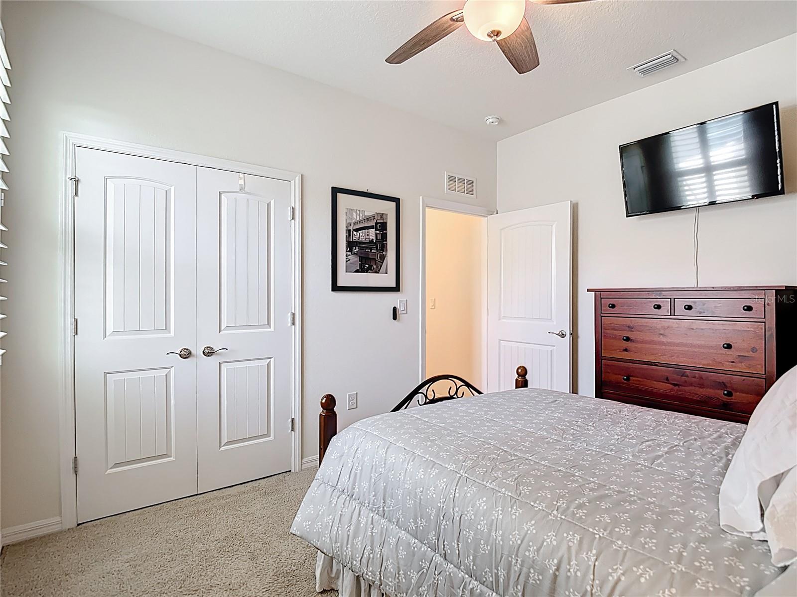 Listing photo id 40 for 31542 Tansy Bend