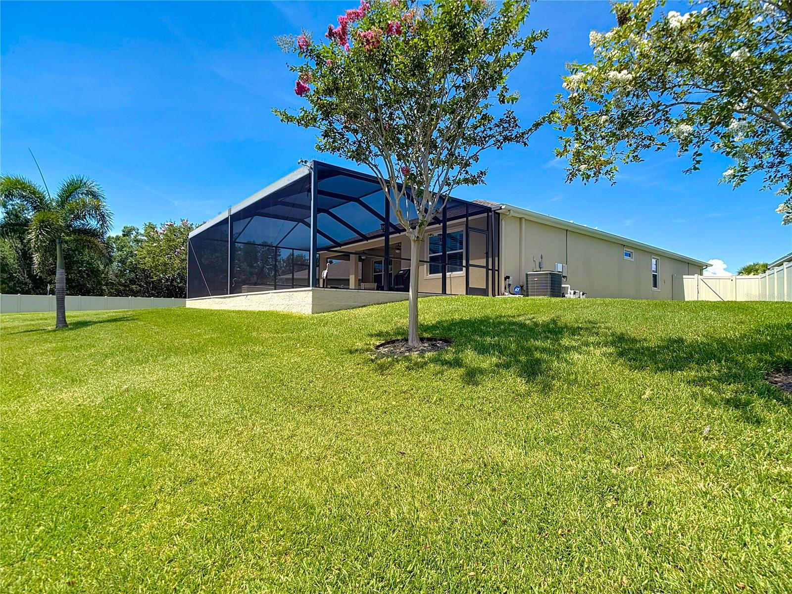 Listing photo id 60 for 31542 Tansy Bend