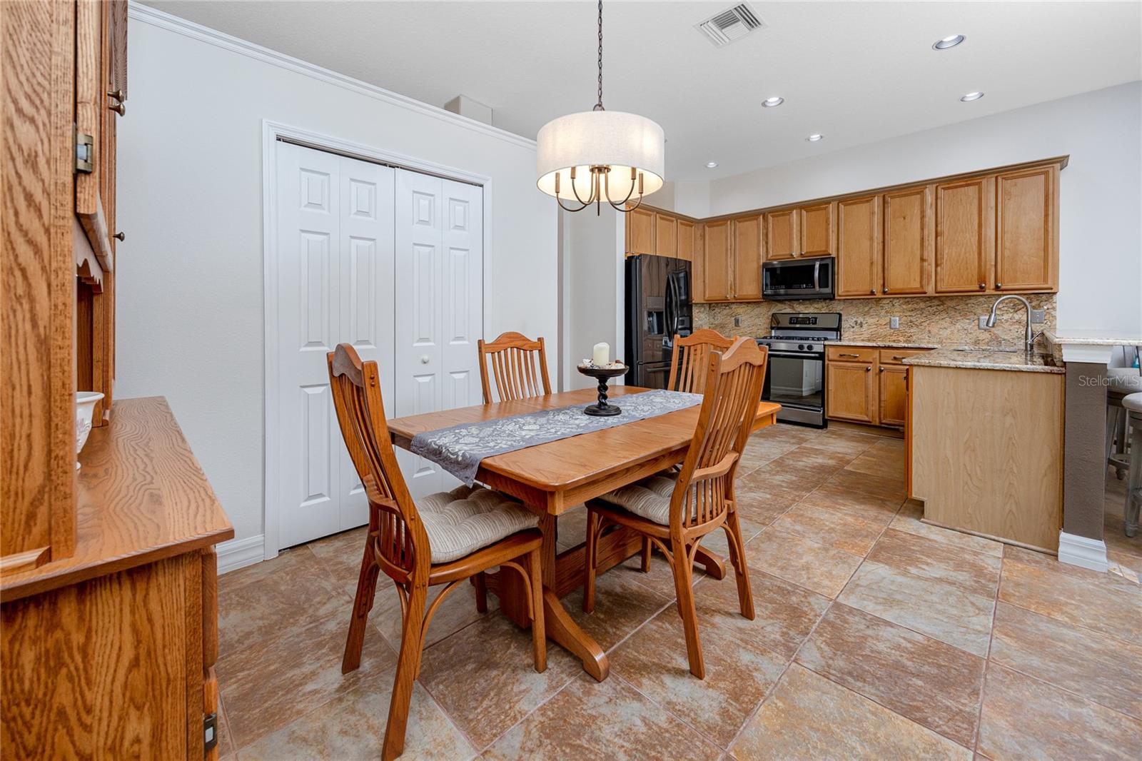 Image 13 of 54 For 12524 Leatherleaf Drive