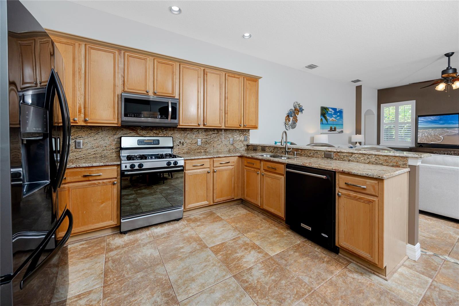 Image 15 of 54 For 12524 Leatherleaf Drive