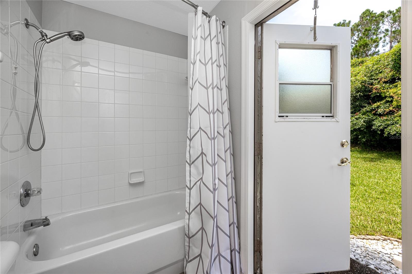 Image 35 of 54 For 12524 Leatherleaf Drive