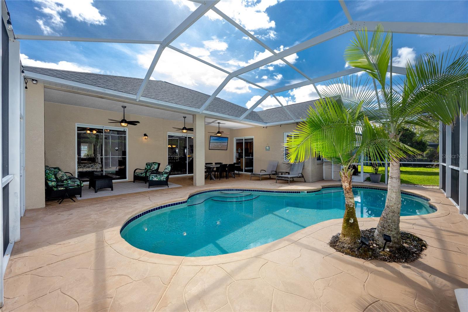 Image 37 of 54 For 12524 Leatherleaf Drive