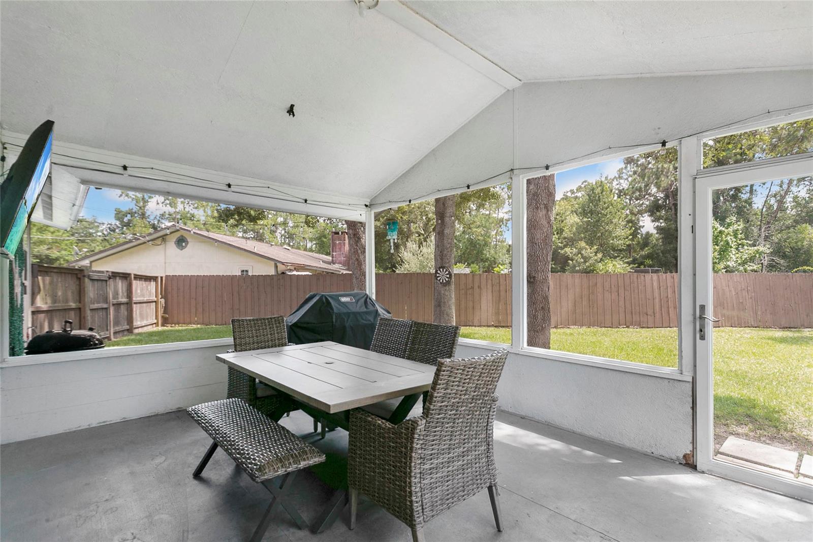 Image 22 of 31 For 4233 Oak Lane