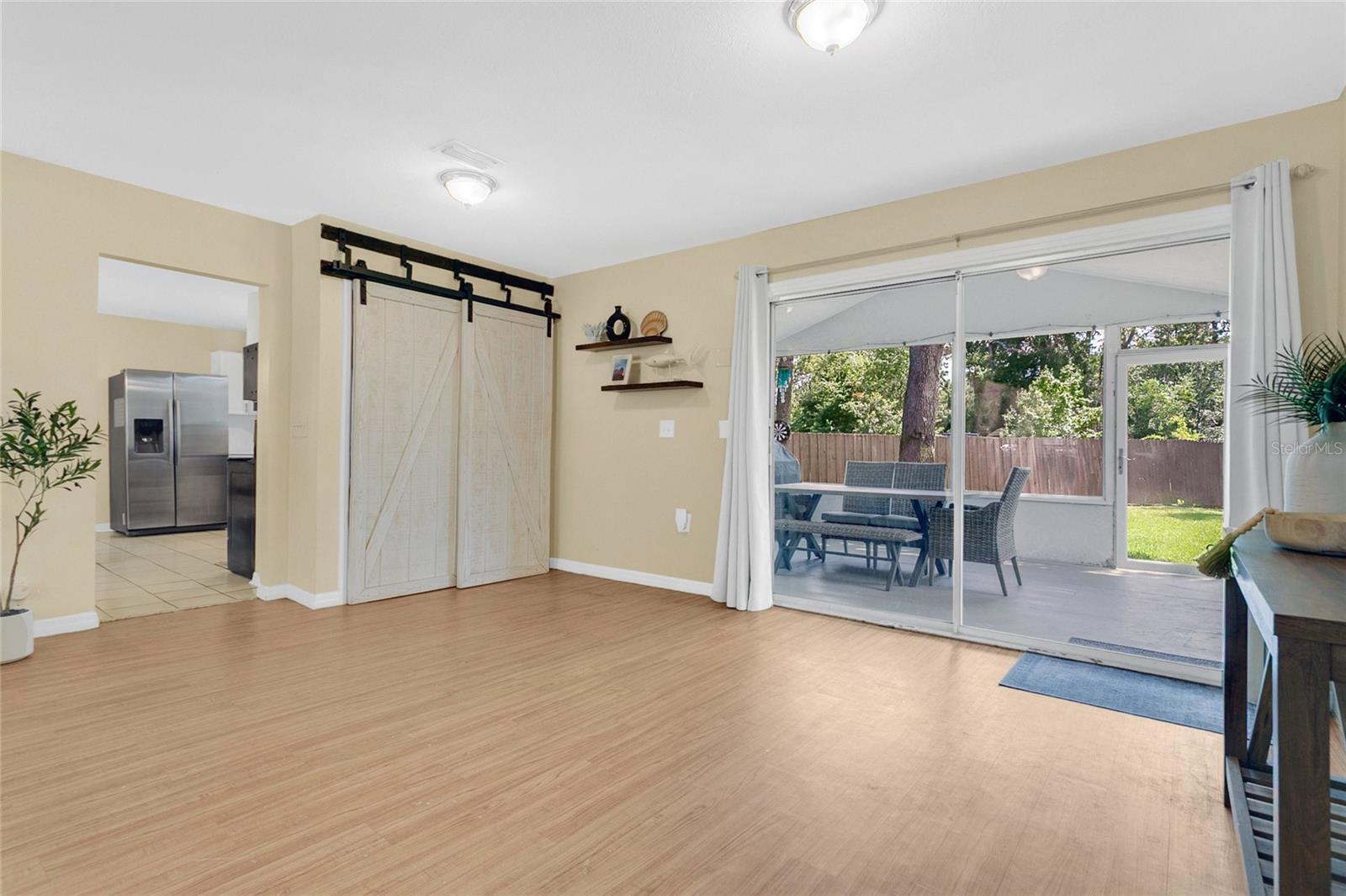 Image 8 of 31 For 4233 Oak Lane