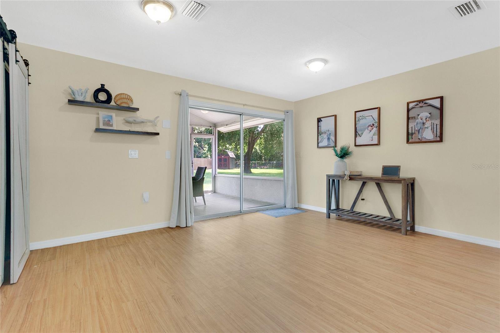 Image 9 of 31 For 4233 Oak Lane