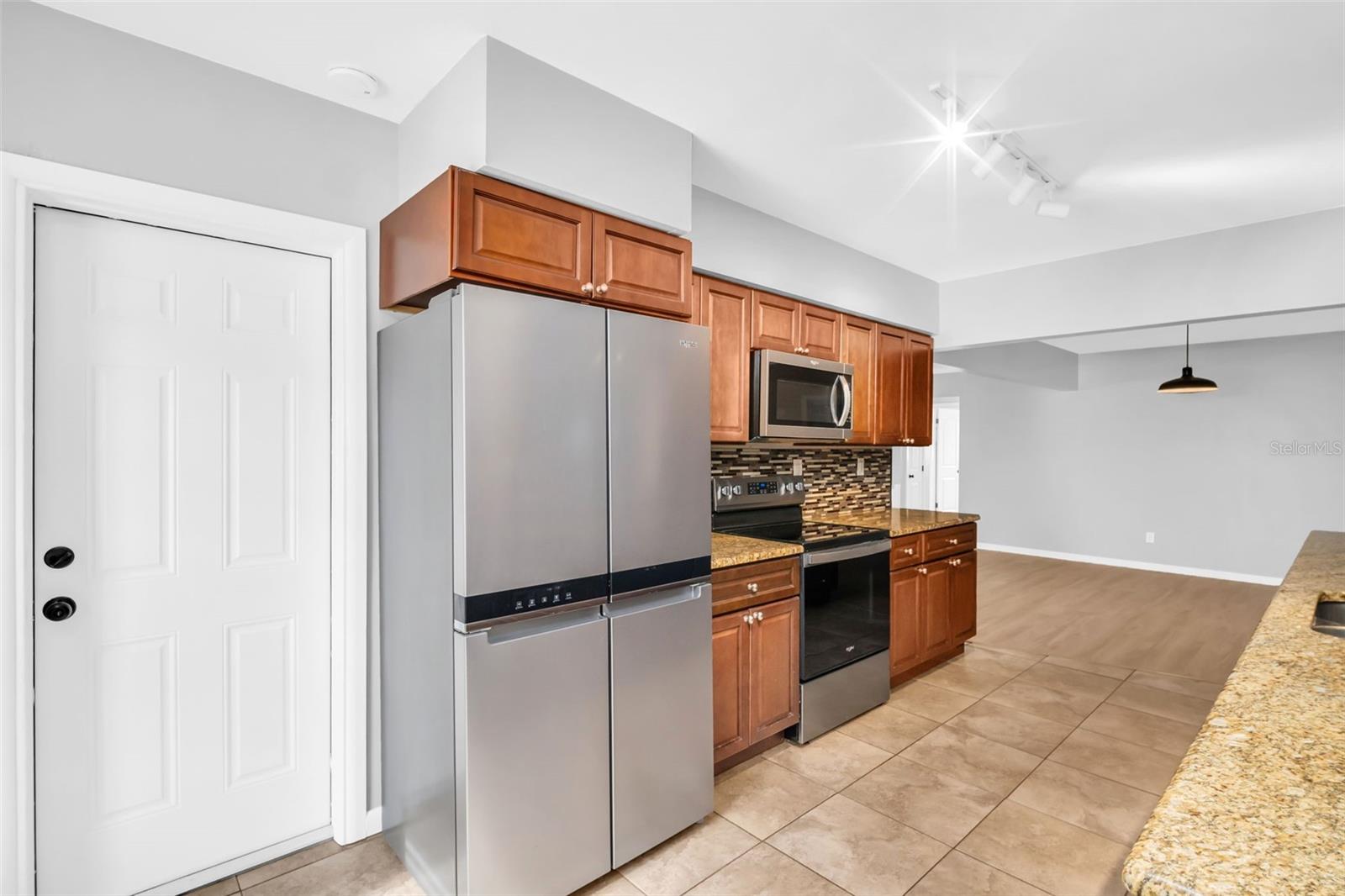 Image 10 of 53 For 13979 Barbados Drive