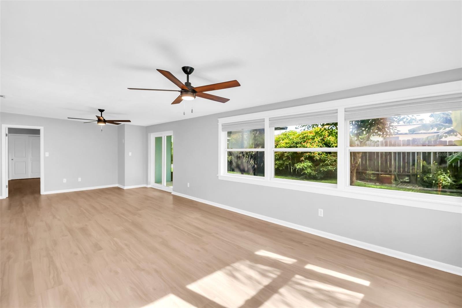 Image 12 of 53 For 13979 Barbados Drive