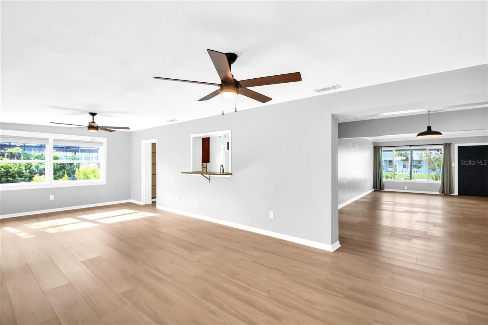 Image 14 of 53 For 13979 Barbados Drive
